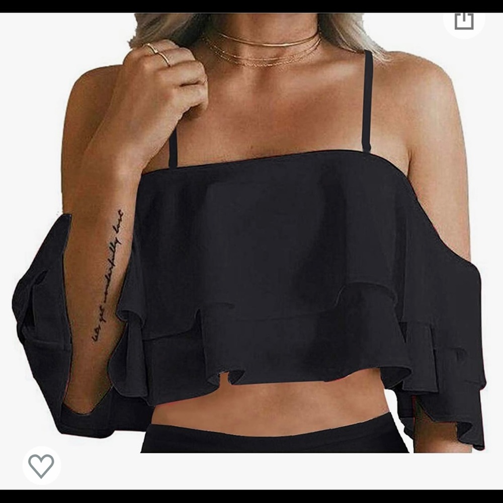 NWT Tempt Me Flounce Bikini Top